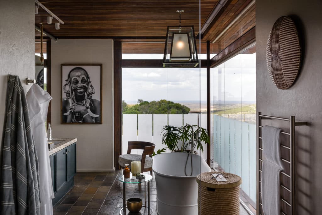Hillside suite bathroom